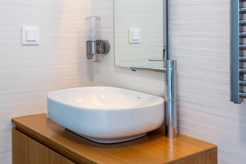 Stupendo-One Room Concept-Center-Air Conditioning-Free Park Лиссабон Экстерьер фото